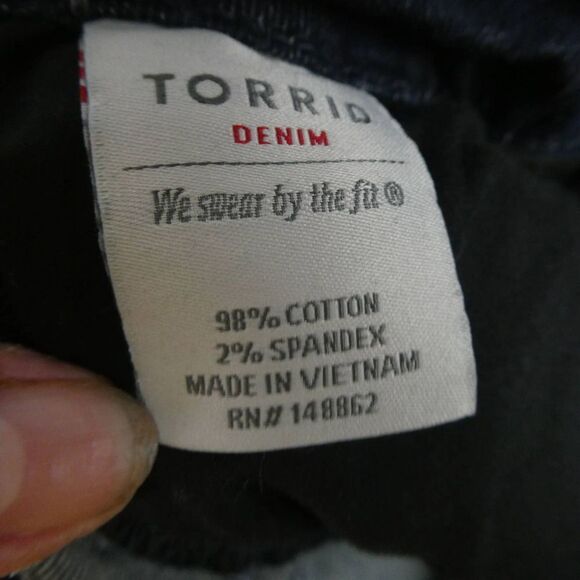Torrid Plus Size Medium Wash Boyfriend Straight Leg Denim Blue Jeans SIze 18T - Picture 8 of 10